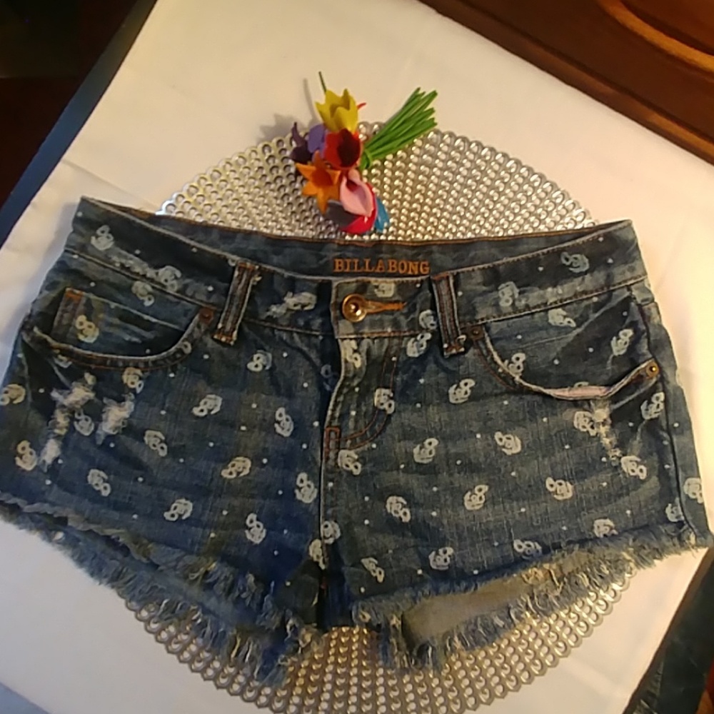 Billabong Jean Shorts! - Picture 1 of 5